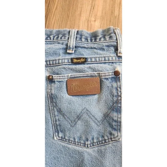 Wrangler Mens Straight Fit Light Blue Denim Jeans Zip Button Pockets Casual - Picture 3 of 8